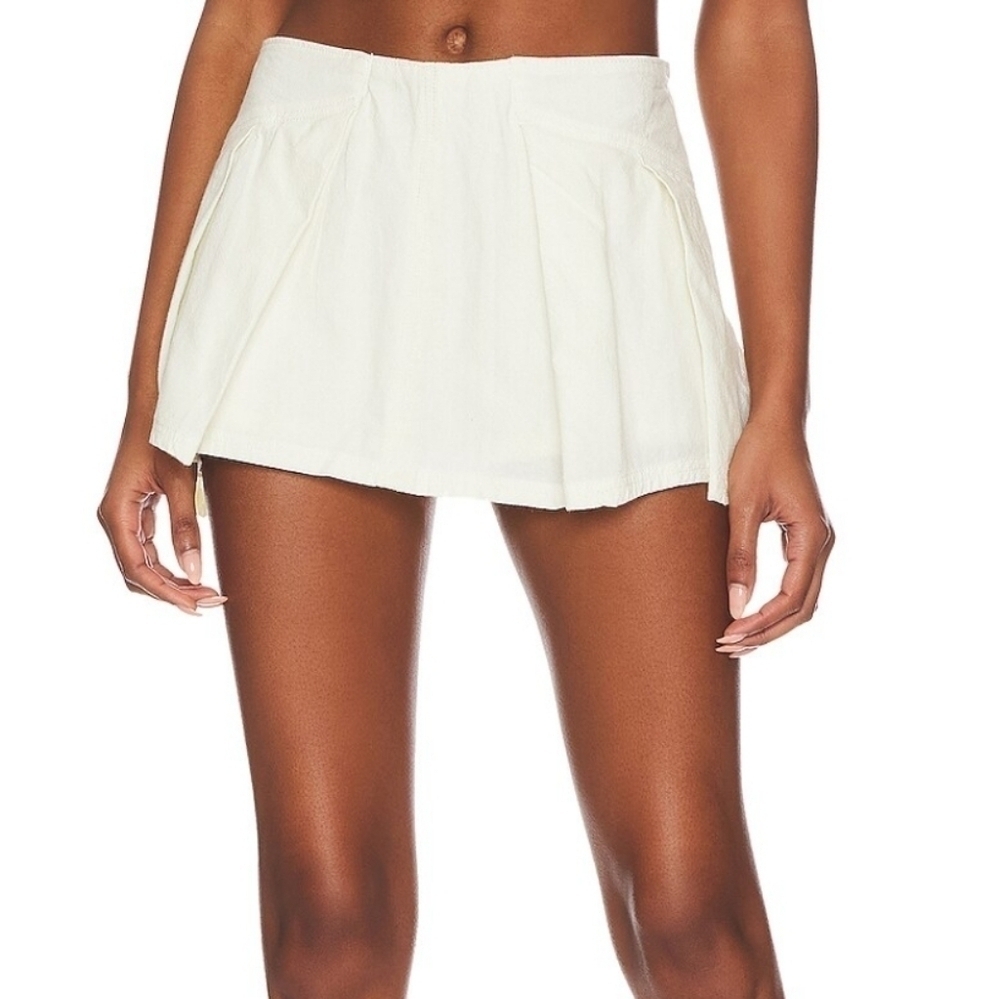 Free People Heartbreaker Ivory Pleated Skort Size 10